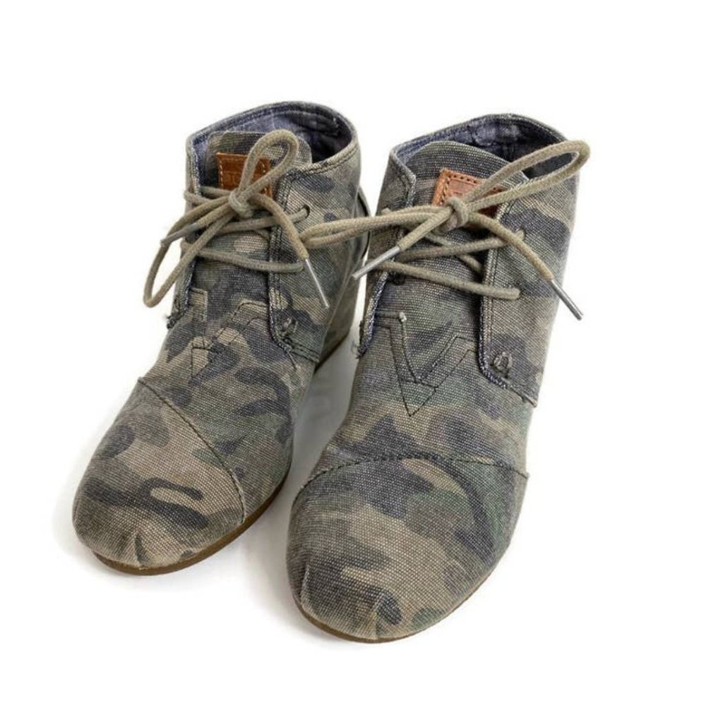 Toms Washed Camo Canvas Desert Wedge Boots